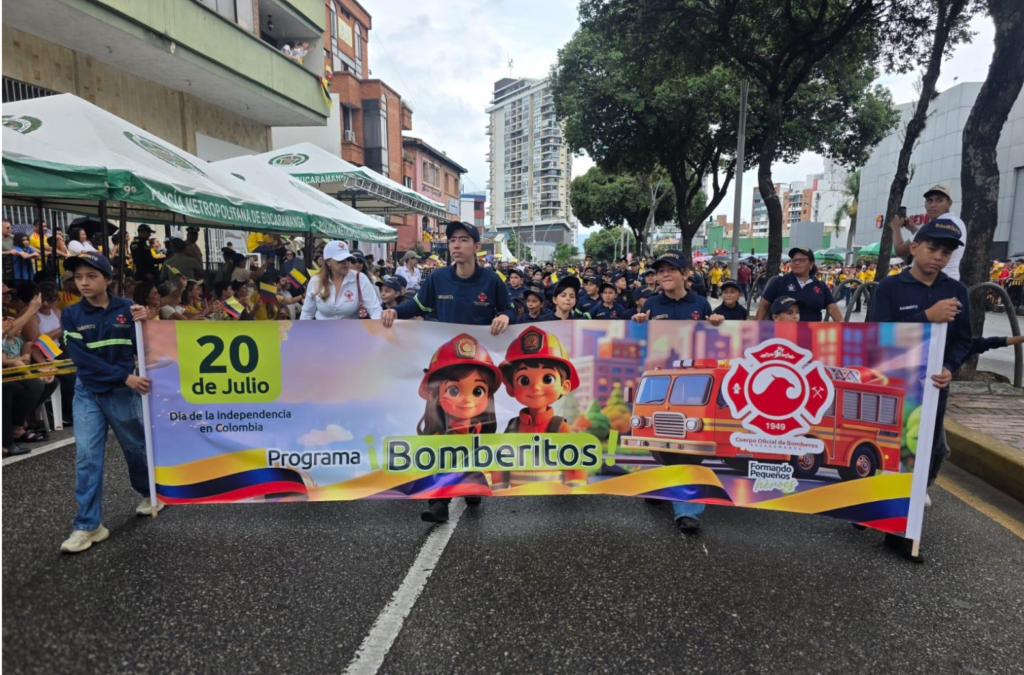 Bomberos de Bucaramanga estuvo presente la celebración del 20 de julio, Día de la Independencia de Colombia